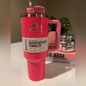 Stanley 40z tumbler in 💕pink paradise💕 Limited Edition